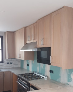 Photo de galerie - Rénovation complète de cuisine sur mesure, meubles, portes, tiroirs, étagères