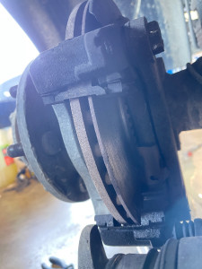 Photo de galerie - Remplace disque de frein et plaquettes 