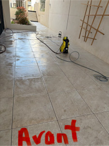 Photo de galerie - Hall d’entrée résidence en cours de nettoyage 