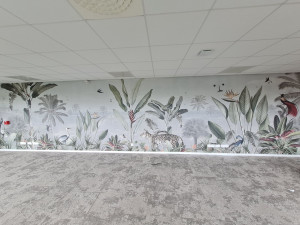 Photo de galerie - Pose d'une tapisserie panoramique. 