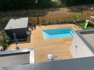 Photo de galerie - Terrasse bois , clôture et aménagement extérieur 