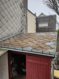 Photo de galerie - Après nettoyage remise d'ardoise de place en


 place et application d'un antimousse 