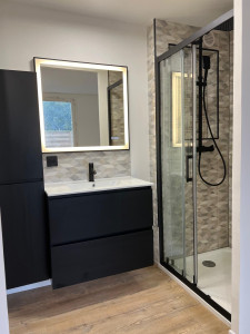 Photo de galerie - Création salle de bain a la place d'un WC 