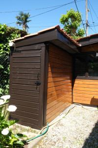 Photo de galerie - Mise en peinture et lasure d'un vieux cabanon pour redonner un coup d'éclat 