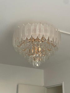 Photo de galerie - Après la pose du lustre 