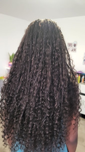 Photo de galerie - Bonjour je suis coiffeuse affro à Nantes. mon téléphone 06 27 47 12 58 je fais les tresses tissage et crochet. merci 