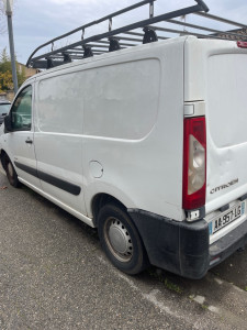 Photo de galerie - Livraison rue étroite passe partout 