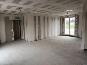 Photo de galerie - Réalisation de joints de plaque de plâtre 