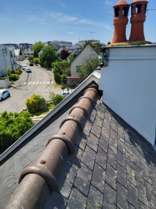 Photo de galerie - Dépose d'antennes et remplacement de tuiles faîtières