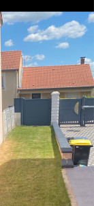 Photo de galerie - Traitement d une toiture avec produit anti-mousse 