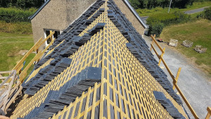 Photo de galerie - Rénovation toiture en ardoise naturelle