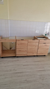 Photo de galerie - Pendant L'installation de la cuisine