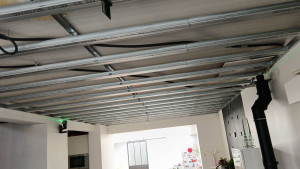 Photo de galerie - En cours de réalisation d'un faux plafond 