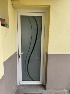 Photo de galerie - Pose de porte d’entrée maison individuelle 