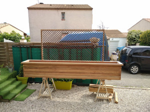 Photo de galerie - Création jardinière sur mesure XXl en bois exotique 