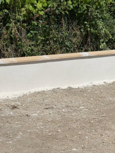 Photo de galerie - Après démolition d un mur de clôture réactualisation d un mur avec enduit et bahut 