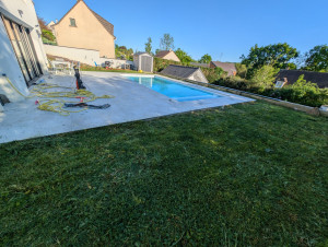 Photo de galerie - Tonte de pelouse - Débroussaillage