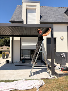 Photo de galerie - Montage d’une pergola 