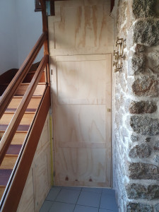 Photo de galerie - Création de porte sous escalier
