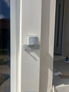 Photo de galerie - Installation d’une prise green up et raccordement jusqu’au tableau sans aucun fil apparent