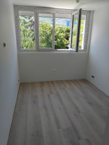 Photo de galerie - Rénovation d'une chambre parquet peinture 