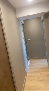 Photo de galerie - Enduit Ponçage peinture d’un couloir 