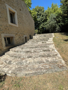 Photo de galerie - Le nettoyage d’un ascalier