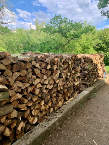 Photo de galerie - Rangement , bois de chauffage
