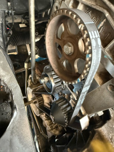 Photo de galerie - Remplacement kit courroie de distribution complet Dacia Sandero