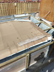 Photo de galerie - La pose d'un piscine avec terrassement de bois