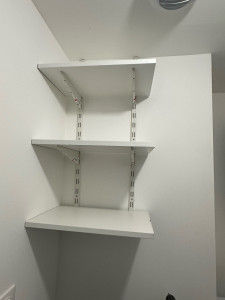 Photo de galerie - étagères 