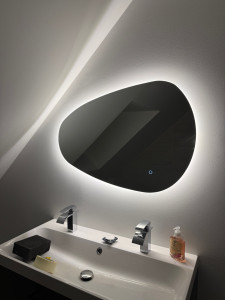 Photo de galerie - Installation vasque robinet et miroir 