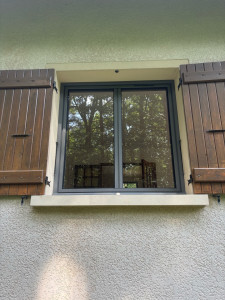 Photo de galerie - Rénovation bois pour aluminium délignage des cochonnet ainsi que la traverse haute plus habillage extérieur plus cornière de coupage intérieur pour l’intérieur 