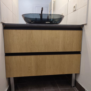 Photo de galerie - Vases salle de bain. 