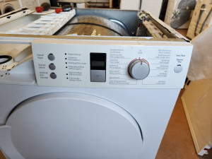 Photo de galerie - Sonde d'humidité à changer sur un sèche linge pompe à chaleur BOSCH