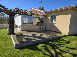 Photo de galerie - Terrasse bois villa, réalisée en 2024