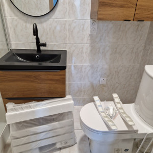 Photo de galerie - Pose et raccordement d'un chauffage sèche serviette.