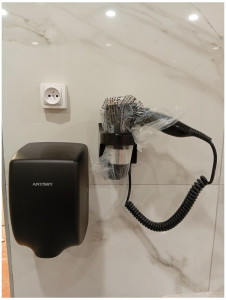 Photo de galerie - Installation sèche cheveux plus sèche mains