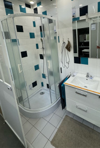 Photo de galerie - Installation cabine de douche et meuble vasque