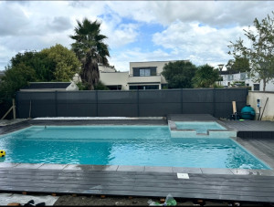 Photo de galerie -     Terrasse extérieure en composite – Finition haut de gamme