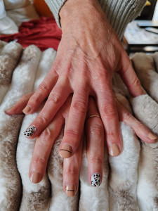 Photo de galerie - Vernis semi permanent réalisé pour les fêtes de fin d'année.  