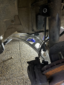 Photo de galerie - Changement triangle de Suspension BMW E46