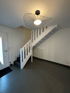 Photo de galerie - Rénovation des murs et plafonds cage d’escalier, entrée et palier.