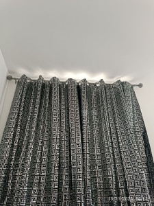 Photo de galerie - Montage tringle et rideaux 