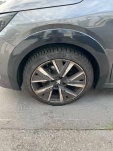 Photo de galerie - Réparations carrosserie et retouches de peinture.