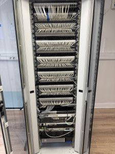 Photo de galerie - Câblage Baie Informatique 