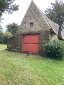 Photo de galerie - Restauration de la pointe de pignon, jointoiement au mortier de chaux CALIX, finition grattée