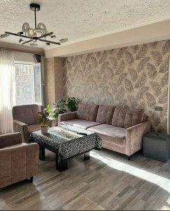 Photo de galerie - Travail réalisé par moi ✨ Voici l’un de mes travaux : un salon propre, soigné et lumineux. J’accorde de l’importance à chaque détail pour que vous puissiez profiter d’un espace propre et confortable. 