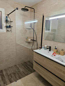 Photo de galerie - Pose de carrelage dans salle de bain