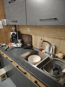 Photo de galerie - Je propose mes services de aide ménagère avec des particuliers et avec les personnes âgées repassage vitrage 